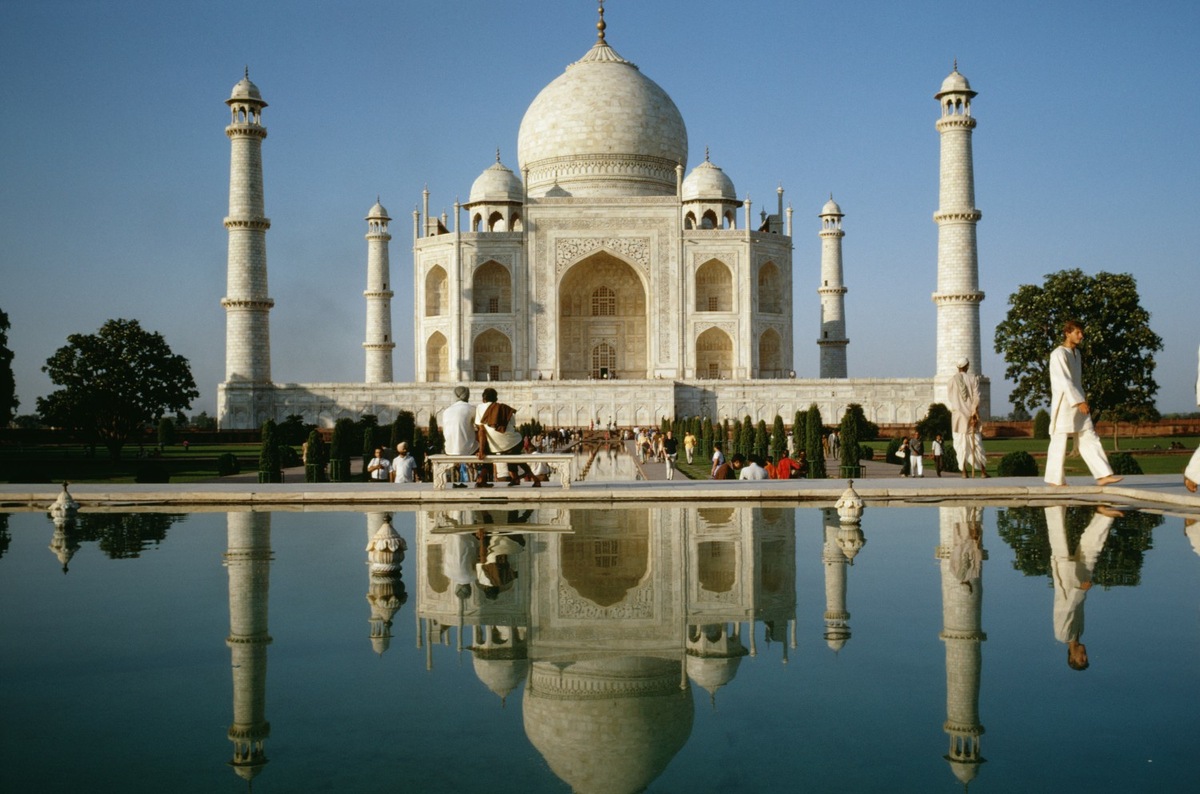 inde_92834693_taj_mahal.jpg