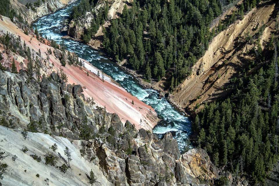 NatMVoyages-Wyoming-Pixabay-02.jpg