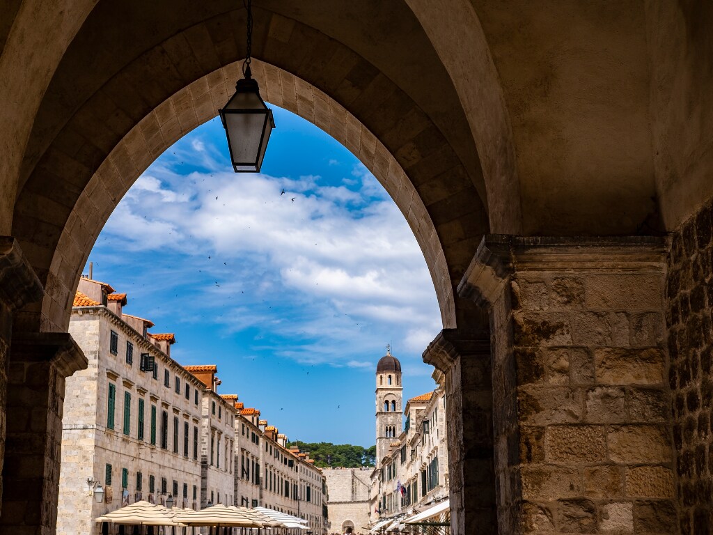 Dubrovnik-old_town2-canva.png